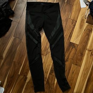 Alo Black Mesh leggings